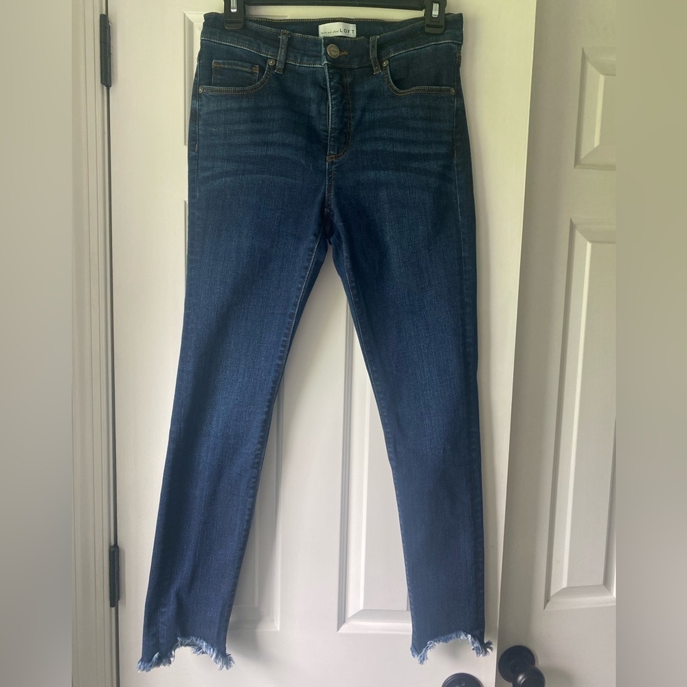 Loft Mid-Wash Skinny Crop Jeans with Raw Hem Size 4/27